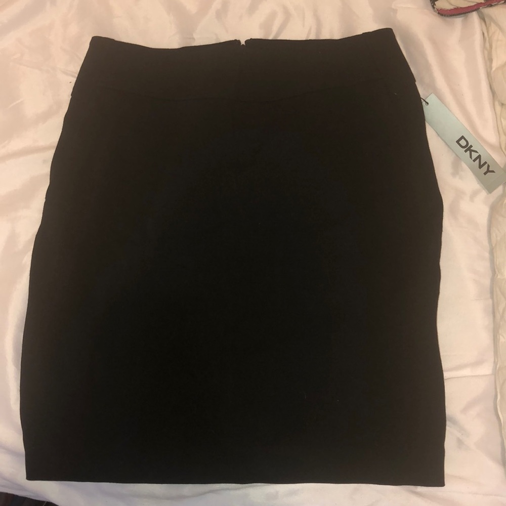 DKNY BLACK PENCIL SKIRT